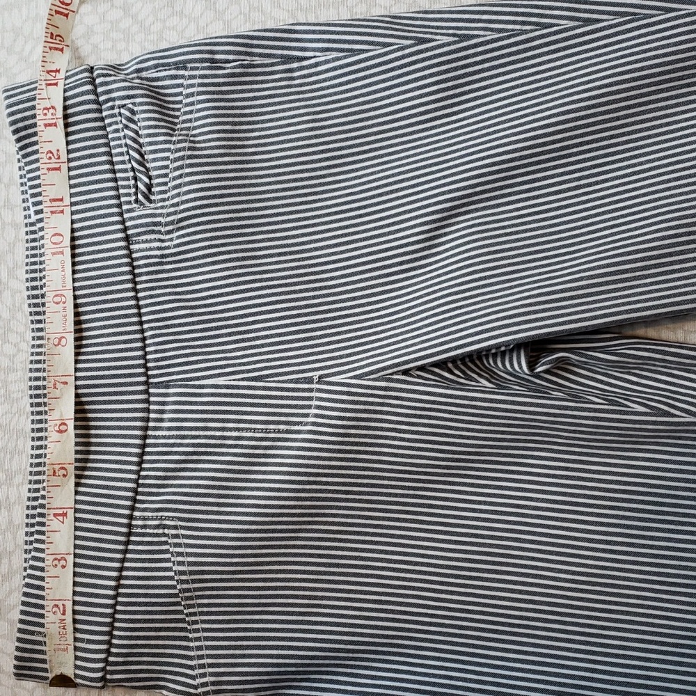 Anne Klein White and Black Striped Skinny Capris XS - Picture 9 of 12